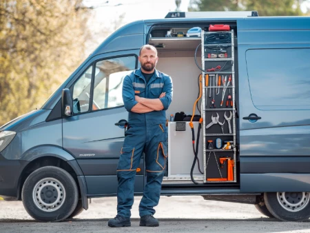 Cómo elegir la furgoneta industrial de ocasión ideal según tu actividad profesional