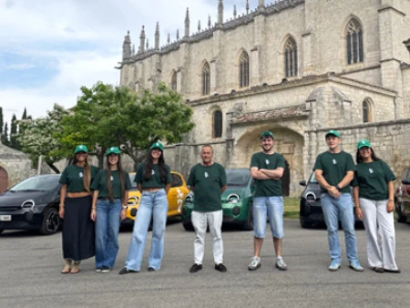 La Caravana Twingo llega a Burgos de la mano de Autovican