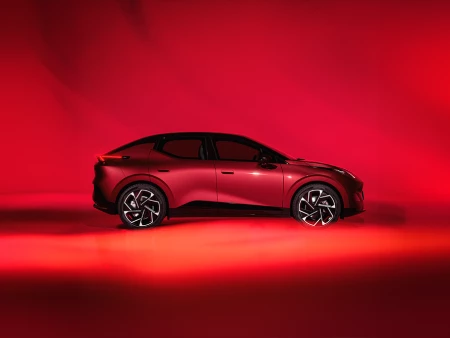 lynk & co presenta 02: su primer vehículo totalmente eléctrico para europa con 445 km de autonomía y características premium