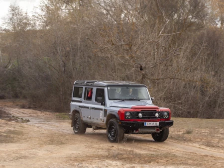 Revolucionando el Off-Roading con Ineos Grenadier: El vehículo de aventura definitivo