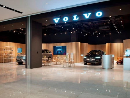 Volvo Cars se prepara para su futuro 100% eléctrico con alianzas transformadoras en Oriente Medio