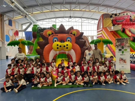 AMPA Y CONVIVE. Hinchables en infantil