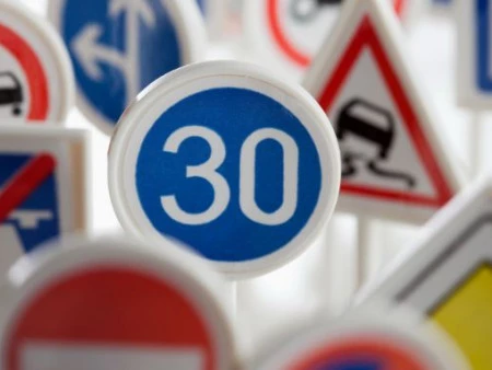 Nuevas señales de la DGT: Todo lo que cambia este año