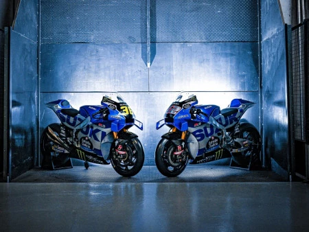 El equipo Suzuki Ecstar preparado para la temporada 2022