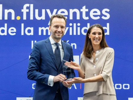 FRANCESCO COLONNESE, DIRECTOR DE VENTAS DE OMODA & JAECOO, RECIBE EL PREMIO ‘INFLUYENTES DE LA MOVILIDAD 2025’