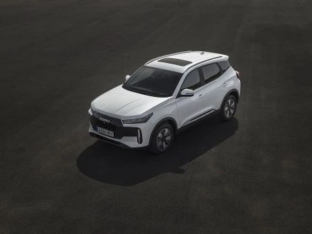 EBRO PONE A LA VENTA EL NUEVO SUV HÍBRIDO S400 POR SOLO 149 EUROS AL MES