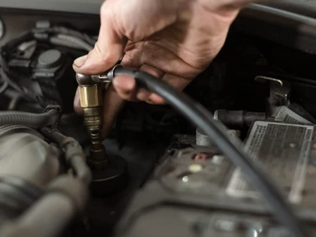 ¿Cada cuánto se cambian las bujías de un coche?