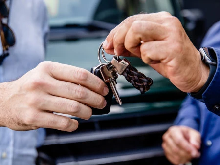 astara Retail entrega las primeras unidades de INEOS Grenadier