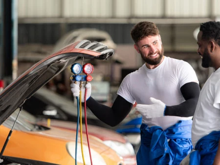 ¿Cada cuánto se hace una revisión a tu coche, claves y consejos?