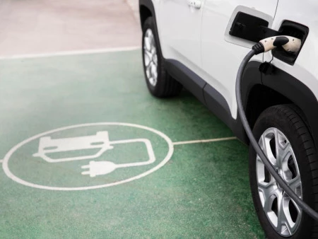 Cómo afecta el calor a la batería de un coche eléctrico (y cómo evitarlo)