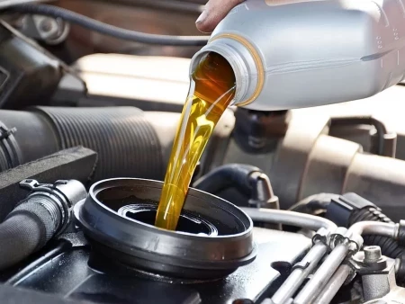 Comprueba el estado del aceite del coche tú mismo