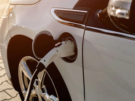 ¿Qué es un coche híbrido y cuáles son las ventajas de comprar uno?