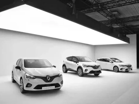 Renault presenta la versión híbrida enchufable del ‘español’ Mégane, que llegará en verano