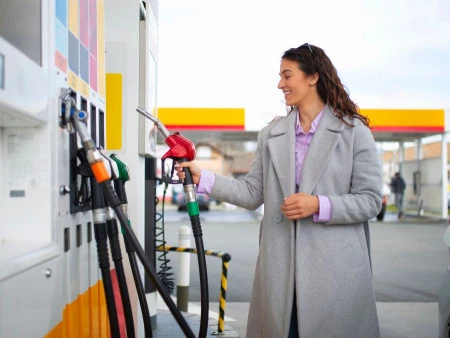 Cómo ahorrar gasolina: 10 trucos de conducción eficiente.