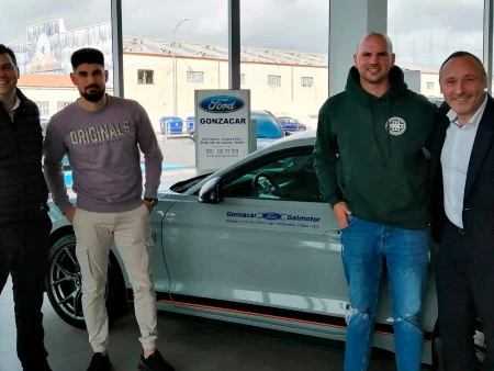 Acuerdo de patrocinio entre el Club de Remo Narón y Gonzacar-Galmotor