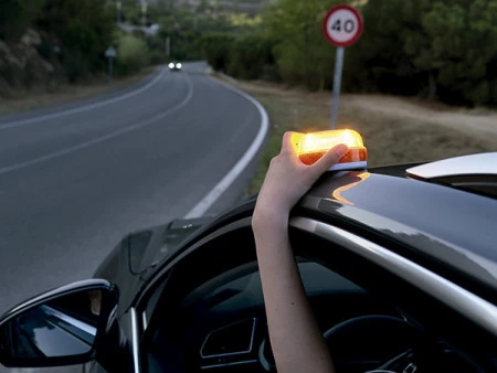 Baliza V16 Conectada: el único medio legal de señalización a partir de 2026