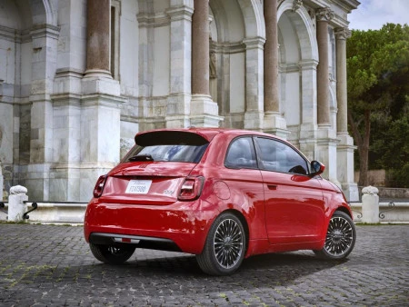 La Dolce Vita se une al sueño americano: FIAT presenta el Fiat 500e para Norteamérica