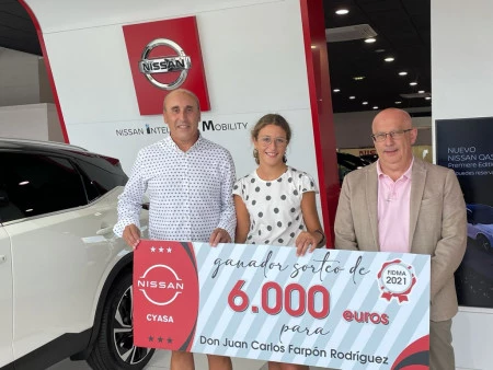 Cyasa entrega los 6.000 euros del sorteo de la Feria de Muestras de Asturias