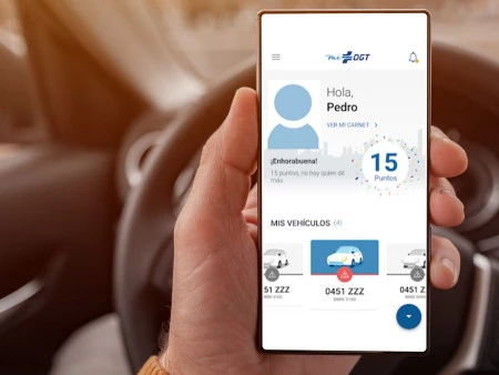 Cómo llevar el carné de conducir y los papeles del coche en el móvil