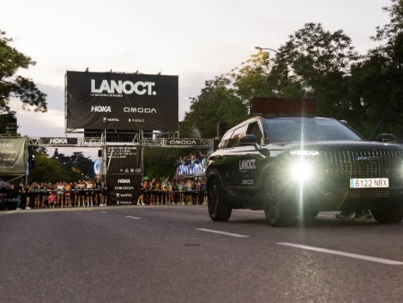 LANOCT PONE A BAILAR A 8.000 CORREDORES EN SU ESTRENO