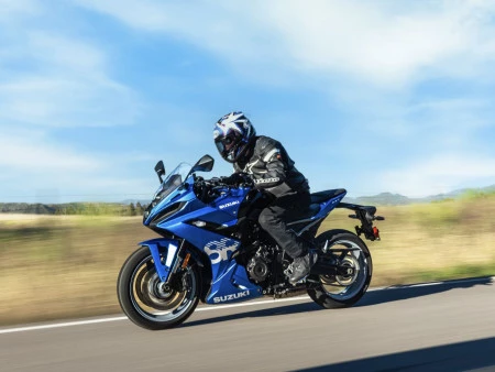SUZUKI SORPRENDE EN EL SALÓN DE LA MOTO EICMA DE MILÁN CON IMPORTANTES NOVEDADES: DESCUBRE LA GSX-8R