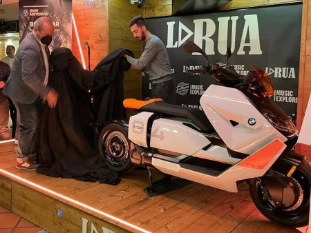 Puesta de largo del CE 04 en Burgocar