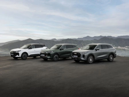 LA GASOLINA POR LAS NUBES REFUERZA EL ATRACTIVO DE LOS SUV HÍBRIDOS ENCHUFABLES DE EBRO