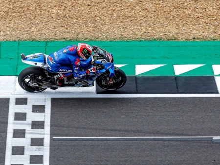 GP DE INGLATERRA: GRAN CARRERA DE RINS, LIDERANDO LA CARRERA, PERO SIN PREMIO FINAL