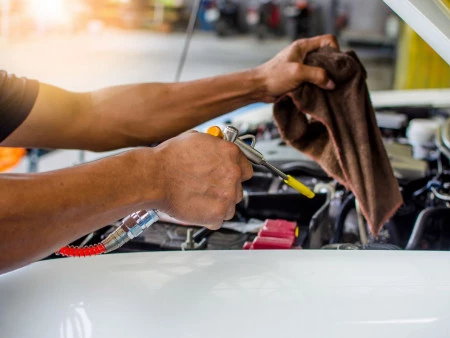 Cómo preparar tu coche para las vacaciones de verano: checklist esencial