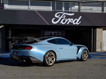 EL FORD MUSTANG RUGE HACIA OTRO AÑO DE DOMINIO GLOBAL Y EN VENTAS EN EEUU
