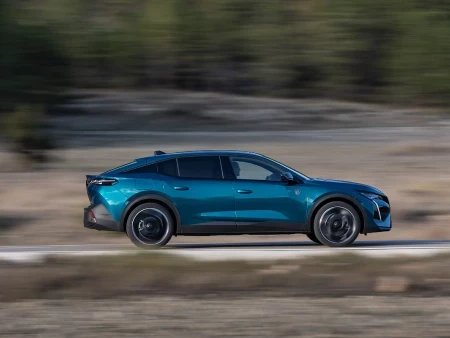 EL PEUGEOT 408 INCORPORA LA TECNOLOGÍA HYBRID A SU GAMA
