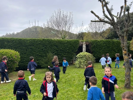 PASTORAL. Búsqueda de los huevos de Pascua en infantil