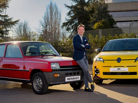 Renault 5 E-Tech eléctrico gana el premio ABC a Mejor Coche del Año 2025