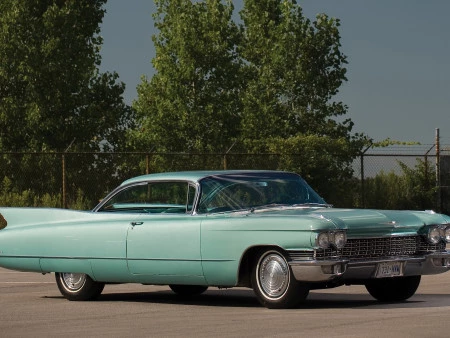 CADILLAC: MÁS DE UN SIGLO DE LUJO Y TECNOLOGÍA AMERICANA  