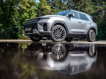 Este SUV con aspecto de 4×4 clásico ha bajado su precio a 24.700 €: pocos coches dan más por menos