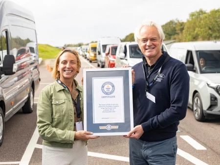 La icónica Ford Transit consigue un histórico GUINNESS WORLD RECORDS 