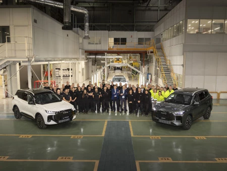 EL PRIMER EBRO S700 PHEV SALE DE LA FÁBRICA DE ZONA FRANCA