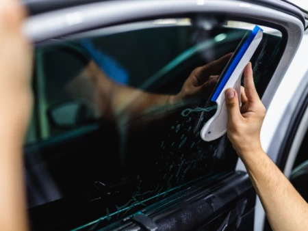 Las lunas tintadas no solo son estética: también protegen tu salud