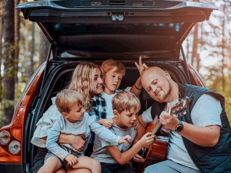 Conoce nuestra selección de los mejores coches para familias numerosas