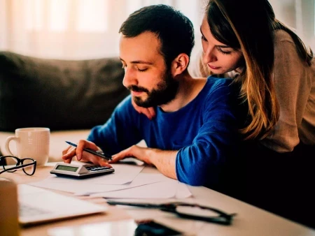 Desmontamos el mito de que la subida de la luz es un freno para el coche eléctrico.
