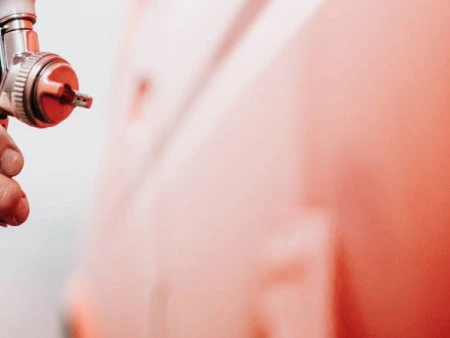 Pintar tu coche antes del verano ayudará a proteger la carrocería del sol