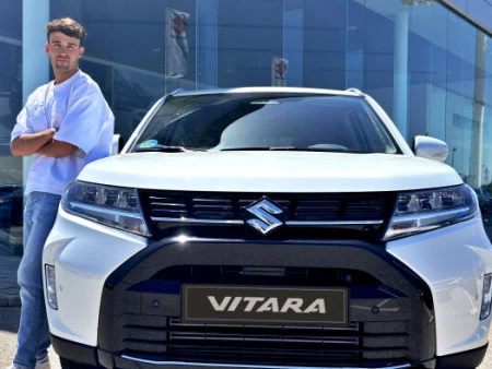 DAVID CANTERO, UNO DE LOS GRANDES REFERENTES DEL TRIATLÓN ESPAÑOL, RECIBE SU SUZUKI VITARA