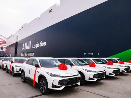 MG ESTRENA EL BARCO PORTAVEHÍCULOS MÁS GRANDE DEL MUNDO