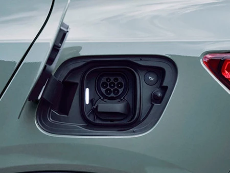 ¿Cómo y dónde puedo cargar un coche eléctrico?