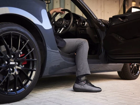 Mazda aplica su diseño Kodo a unas zapatillas de conducción