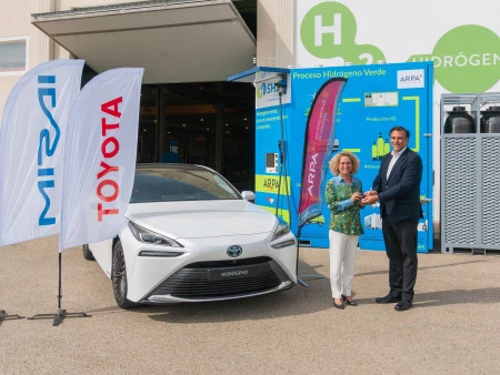 Toyota España hace entrega a ARPA de un Toyota Mirai de 2ª generación