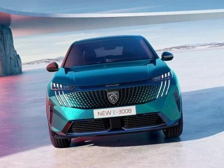 EL NUEVO PEUGEOT E-3008 LLEVA SU REVOLUCIÓN ELÉCTRICA A TODA ESPAÑA