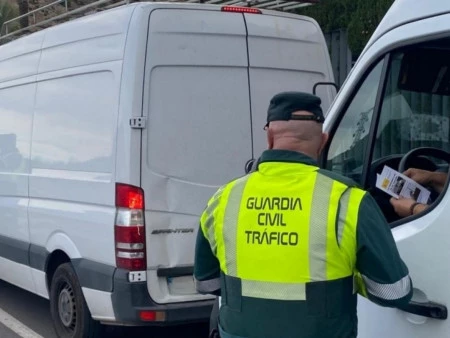 La DGT vigilará las carreteras durante el Black Friday para garantizar la seguridad vial