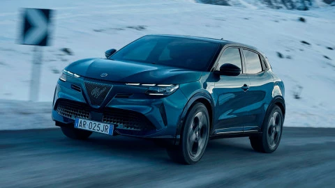 Alfa Romeo Junior Ibrida Q4