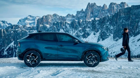 Alfa Romeo Junior Ibrida Q4